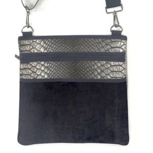 *NWT* HAUTE SHORE Peyton Glam Crossbody Bag/Purse Croc & Black Velvet W/2 Straps